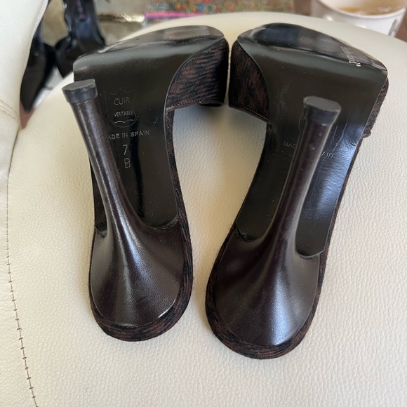 Size 7 Charles David heel brown & black checker mules - Picture 4 of 7
